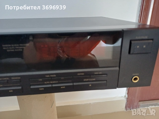 Много запазен СD плейьр JVC XL-V211