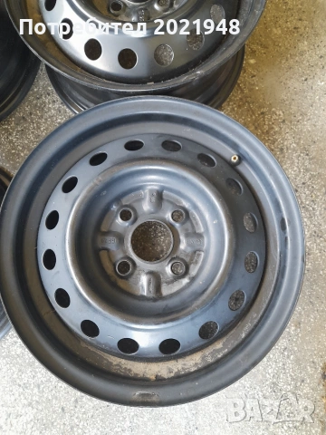 Продава джанти за Toyota Yaris,14 цола, снимка 2 - Гуми и джанти - 55089869