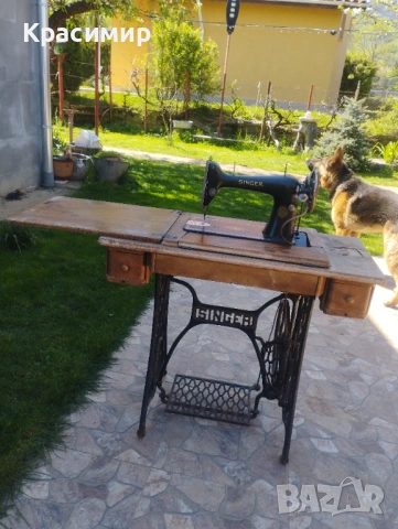 емблематична антикварна шевна машина Singer