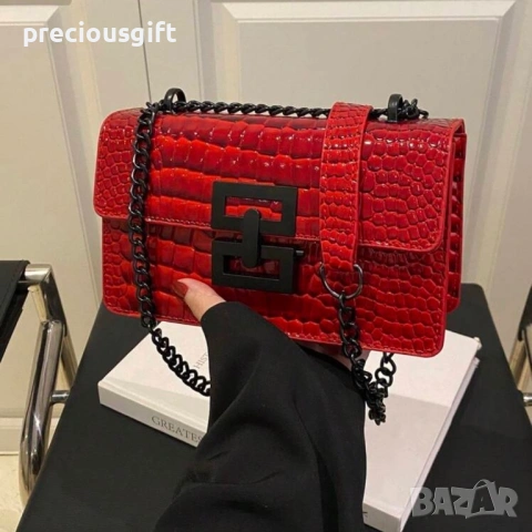 Дамска червена чанта