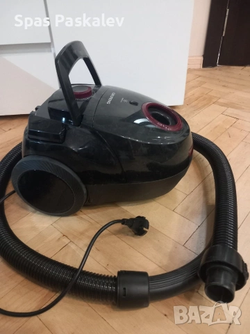 Продавам чисто нова прахосмукачка Gruding VVC 3850A, снимка 2 - Прахосмукачки - 54803793