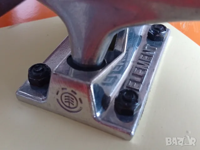 ELEMENT Професионален скейтборд скейт Professional Skateboard като нов, снимка 2 - Скейтборд, ховърборд, уейвборд - 55378157