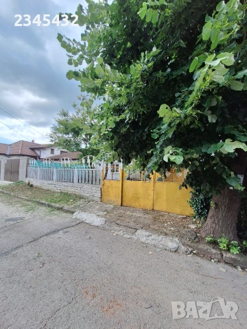Продавам къща с двор в района на Шел, снимка 3 - Къщи - 54982467