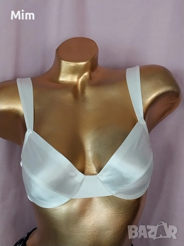 Triumph 80 A Сатенен бял сутиен 