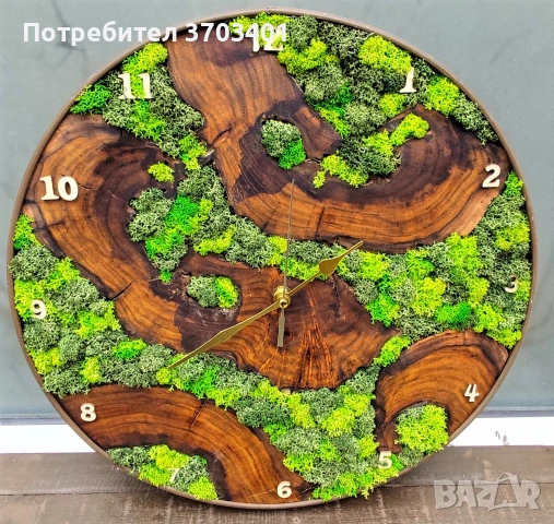 Часовник от масивно дърво и естествен скандинавски мъх