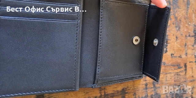 портфейл Hugo Boss БОС от естествена кожа, черен, тройно сгъваем, с капак и отделение за монети, снимка 7 - Портфейли, портмонета - 54808989