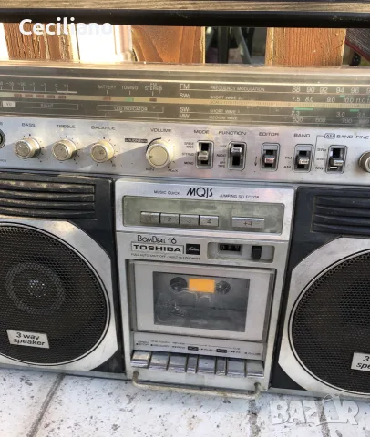 Радиокасетофон  Toshiba BomBeat 16 RT-8890S – за донор или части!, снимка 4 - Радиокасетофони, транзистори - 55618154