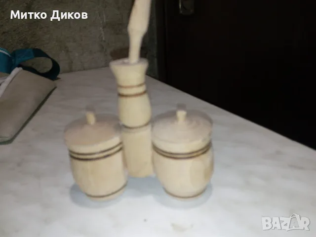 Солница дървена две чашки с лъжичка нова Орешак