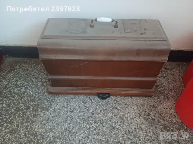 Шевна машина много запазена и работеща, снимка 3 - Шивашки услуги - 53306492