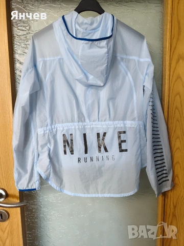 Горнище ветровка Nike  13-15 или S, снимка 6 - Детски анцузи и суичери - 55001880