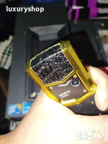 БЕЗПЛАТНА ДОСТАВКА! Vertu Signature Gold + Aligattore Skin, цена: 100 евро, снимка 3 - Vertu - 54975332