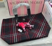 Victoria's Secret оригинални кардхолдъри/портмонета/ несесери/чанти, снимка 15