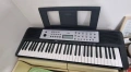 Синтезатор Yamaha PSR-E273, снимка 1