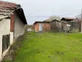 Продавам имот със сграда,гараж и парцел в с.Червена вода област Русе, снимка 3