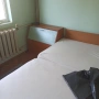 Продавам секция и легло с два матрака , снимка 3
