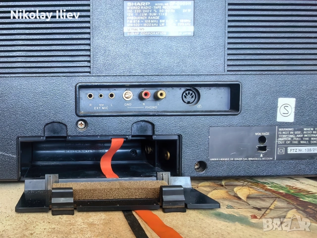 Класически Ретро Касетофон Sharp GF-8585 – Винтидж Boombox с APLD (1979, Japan), снимка 12 - Радиокасетофони, транзистори - 55103639