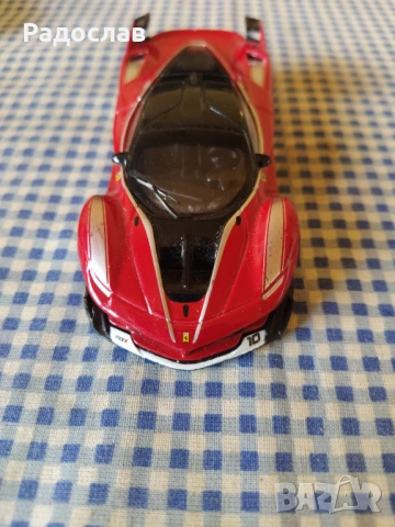 количка Burago  Ferrari, снимка 4 - Коли, камиони, мотори, писти - 54356224