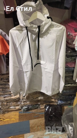 💚Дамска ветровка nike, снимка 2 - Спортни дрехи, екипи - 53953647