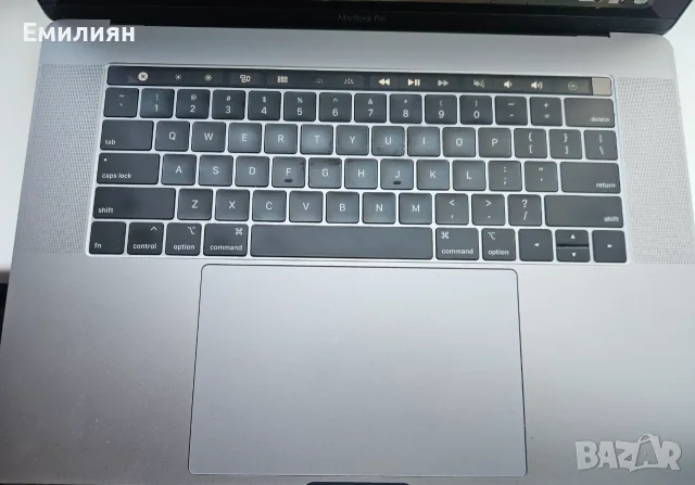 Macbook Pro 15  SixCore Core i7, 32 GB Ram, 512Gb SSD, 4Gb AMD Video,  Mac Os, Win 11, снимка 3 - Лаптопи за дома - 55688551