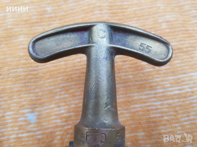 Бронзов пожарогасител , снимка 3 - Антикварни и старинни предмети - 54307077