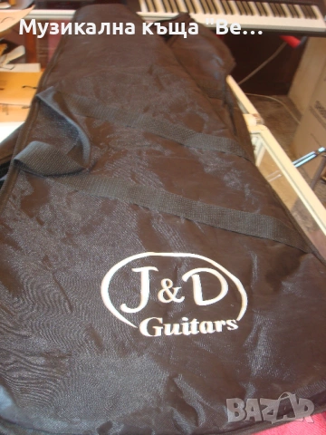 Електрическа китара с калъф, снимка 16 - Китари - 54121598