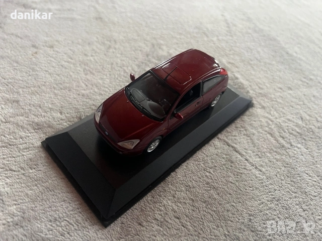 Ford Focus метална количка, мащаб 1:43, Minichamps, снимка 2 - Колекции - 54072235