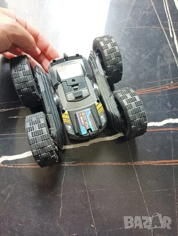 Dickie Toys RC Tumbling Flippy количка с 360 градуса задвижване , снимка 4 - Коли, камиони, мотори, писти - 54399928