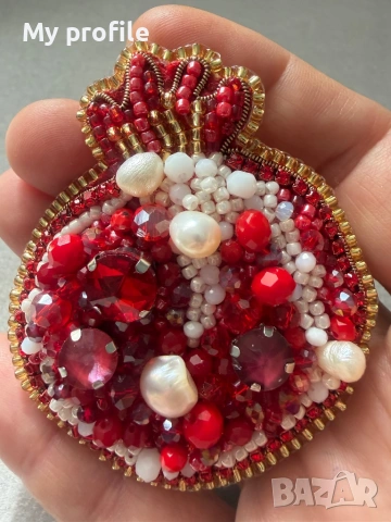 Уникална брошка Handmade - Нар с естествени перли , снимка 5 - Колиета, медальони, синджири - 54053662