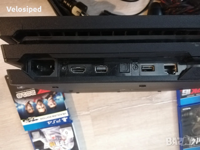 Плейстейшън 4 про Playstation 4 PRO 1TB, снимка 2 - PlayStation конзоли - 54767797