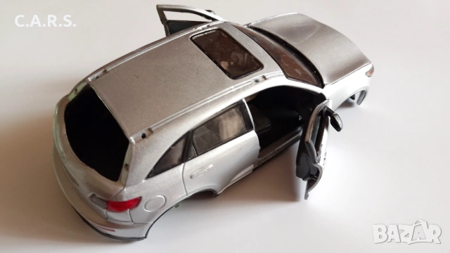 2005 Infinity FX45 Maisto - Мащаб 1:24, снимка 5 - Колекции - 54267146