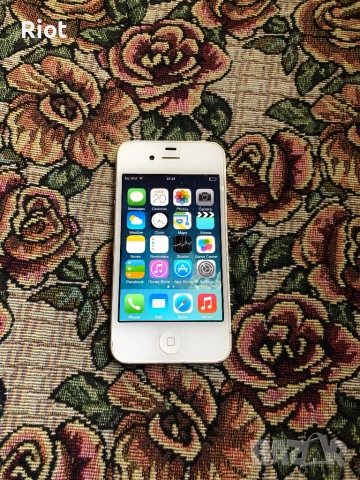 Продавам iPhone 4