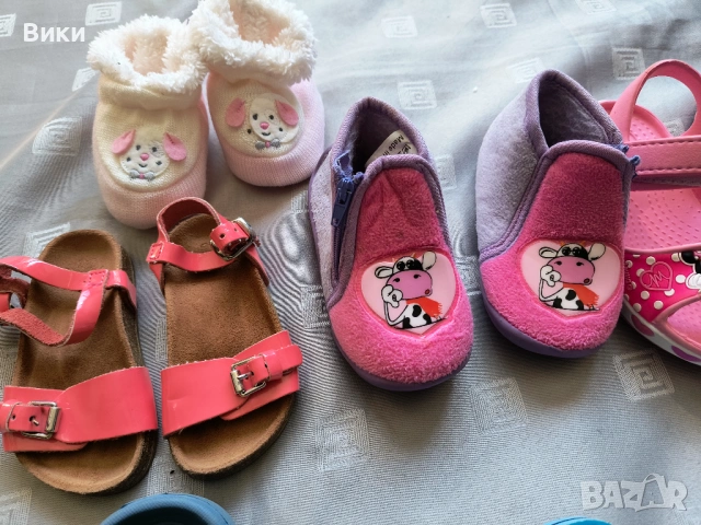 Детски обувки, включващ сандали, маратонки, чехли тип "крокс" и пантофи., снимка 4 - Детски обувки - 54234979