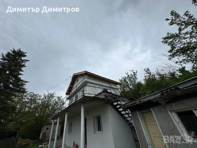 Двуетажна масивна вила в Кованлъка, снимка 2 - Къщи - 54585476