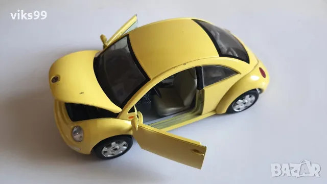 Bburago VOLKSWAGEN New Beetle 1998 MADE IN ITALY 1:24, снимка 2 - Колекции - 55499885