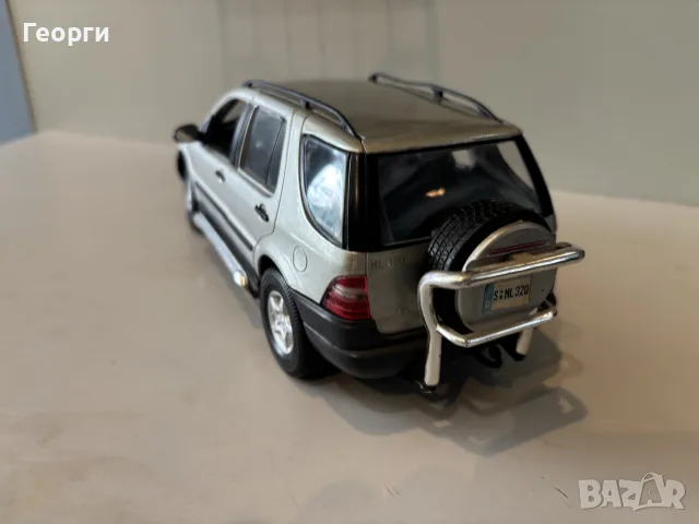 Mercedes ML 320 1:18 , снимка 4 - Колекции - 55671944