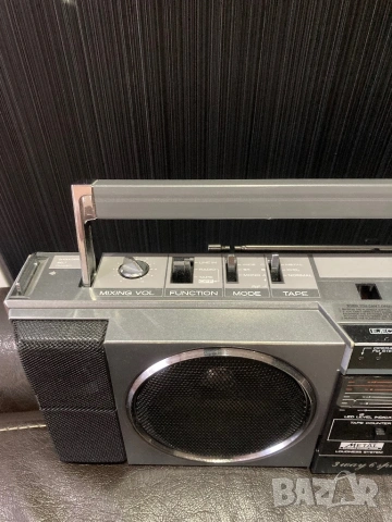 HITACHI TRK-6701W VINTAGE RETRO BOOMBOX радио касетофон, снимка 6 - Радиокасетофони, транзистори - 54778620