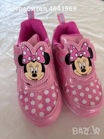 Minnie Mouse маратонки.Светещи ,купувани от Америка.