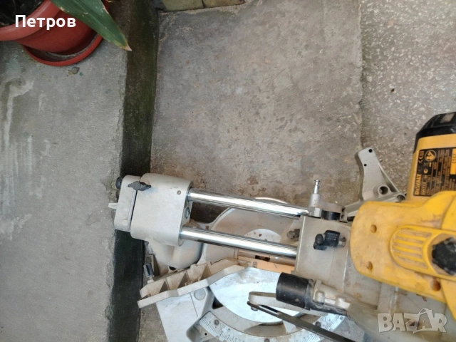 Потапящ циркуляр с герунг DeWalt, снимка 6 - Циркуляри - 54877636