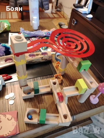 Дървена играчка