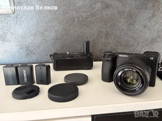 Продавам Sony a6500 + Обектив 50mm f/1.8 + Грип и екстри (Само 5076 кадъра!), снимка 6 - Фотоапарати - 55511157