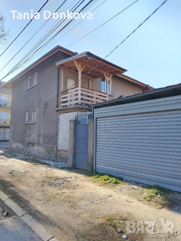 Двуетажна къща Перник Ралица, снимка 2 - Къщи - 55003621