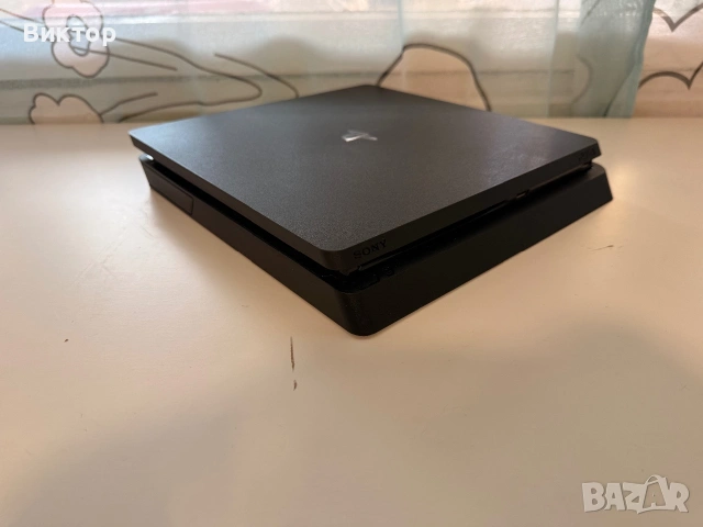PS4 Slim 500GB + 2 джойстика, зарядна станция и 4 игри , снимка 4 - PlayStation конзоли - 55068188