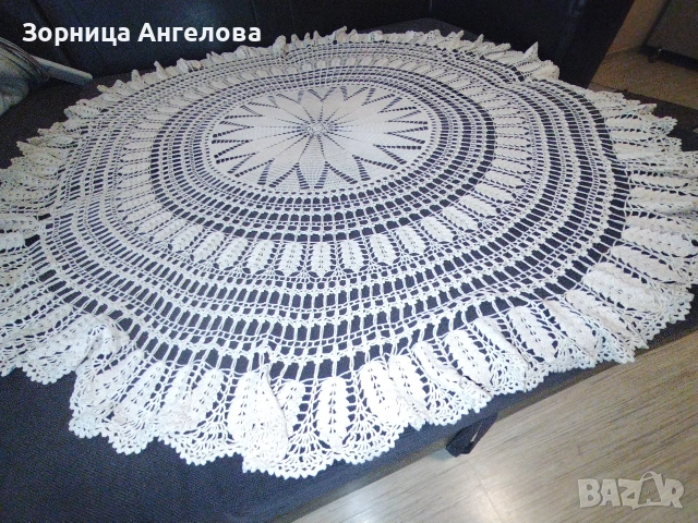 Винтидж ръчно плетена покривка на една кука, диаметър 150 см, 80-те години, много добро състояние.“ , снимка 3 - Антикварни и старинни предмети - 54394307