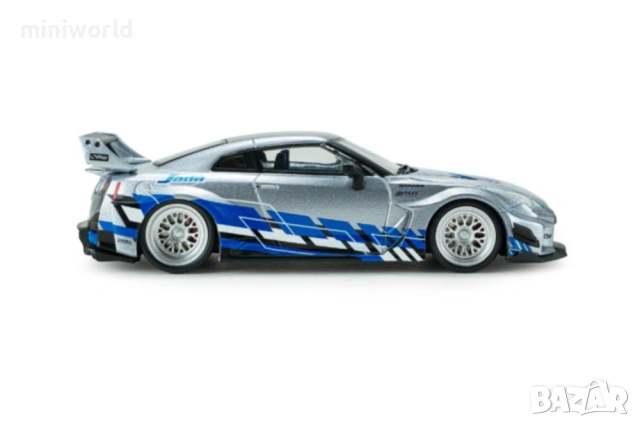 Nissan GT-R R35 Liberty Walk Silhouette 2020 - мащаб 1:43 на Solido моделът е нов в PVC дисплей-кейс, снимка 5 - Колекции - 54700384
