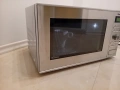 Продавам иноксова инверторна Микровълнова Фурна Panasonic 1000W 23L 50 евро. Спешно и изгодно!, снимка 2