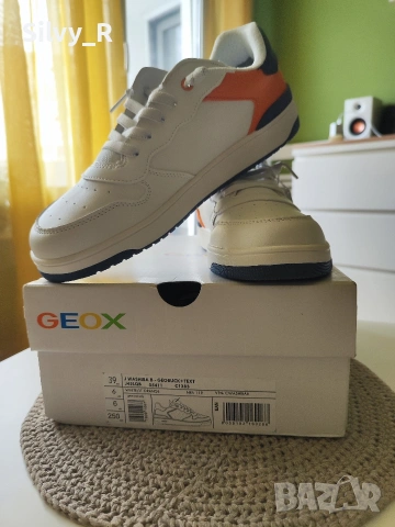 нови сникърси Geox Respira , снимка 2 - Детски сандали и чехли - 55206782