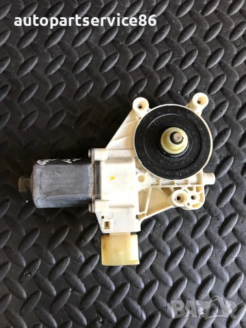 Мотор за стъклоповдигач предна лява врата Bosch за Ford Galaxy (2007–2011) 6M21-14A389-B / 013082228