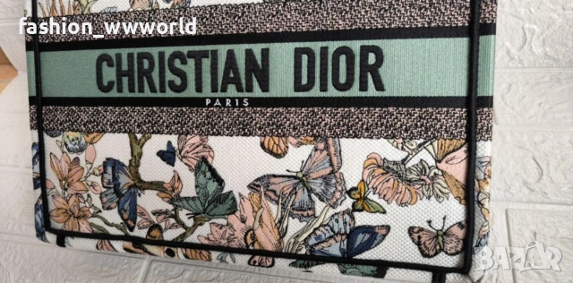 чанта Dior пеперуди реплика, снимка 3 - Чанти - 55225891