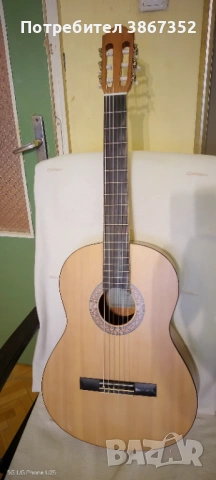 Продавам класическа китара