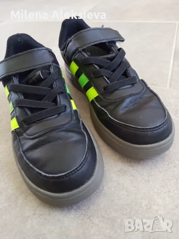 Детски маратонки Adidas, снимка 3 - Детски маратонки - 55584664